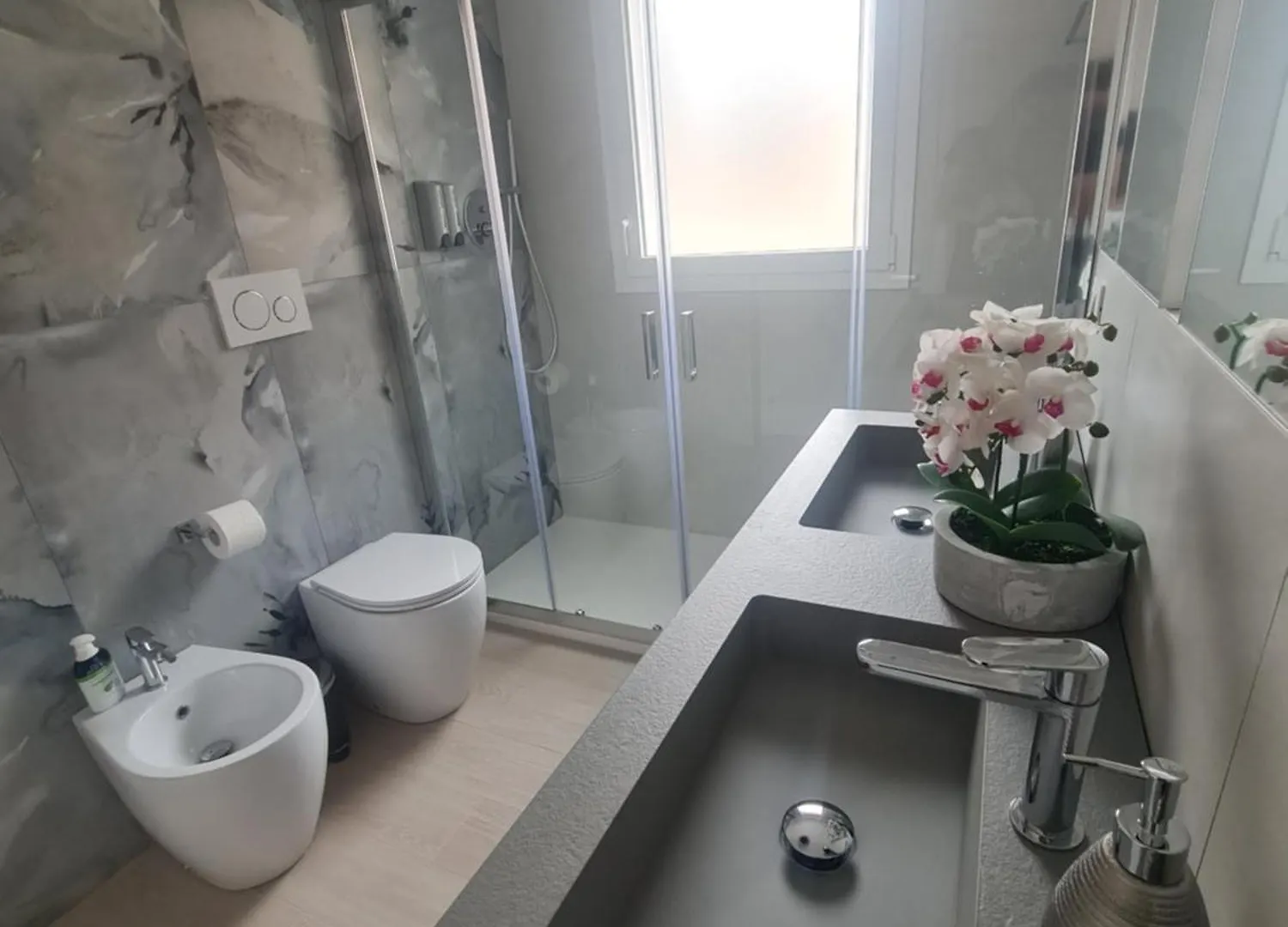 Nel Sole Business Apartment Bologna 0*,